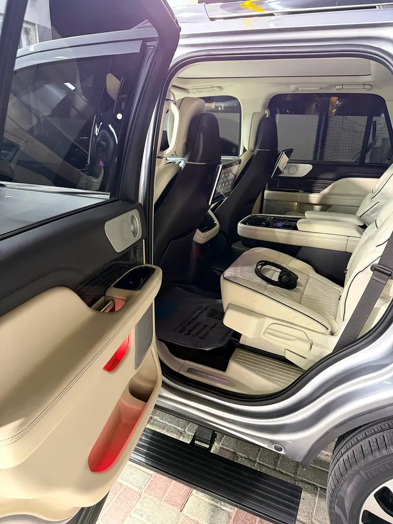 Lincoln Navigator, 2022 — фото 10 из 10