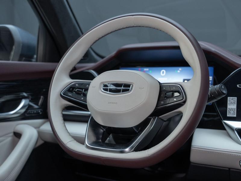 Geely Monjaro, 2022 — фото 11 из 12