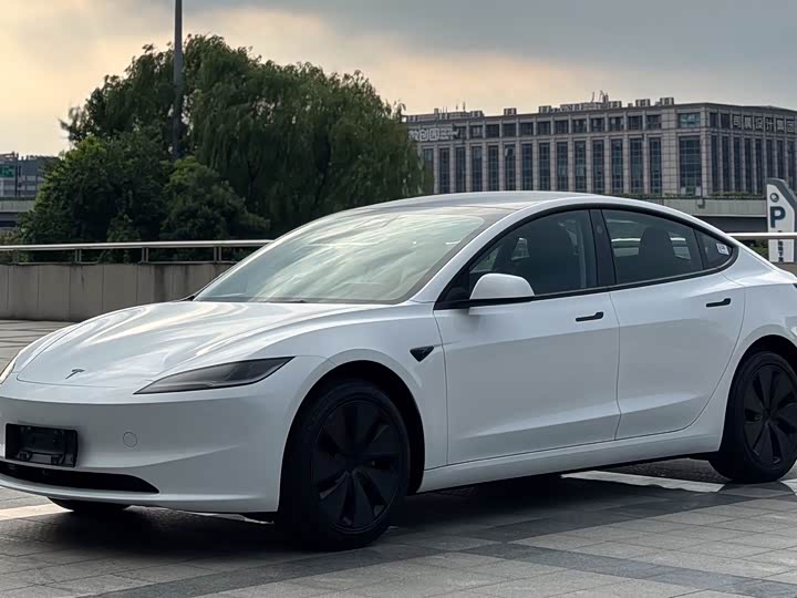 Tesla Model 3, 2026 — купить в Орле под ключ