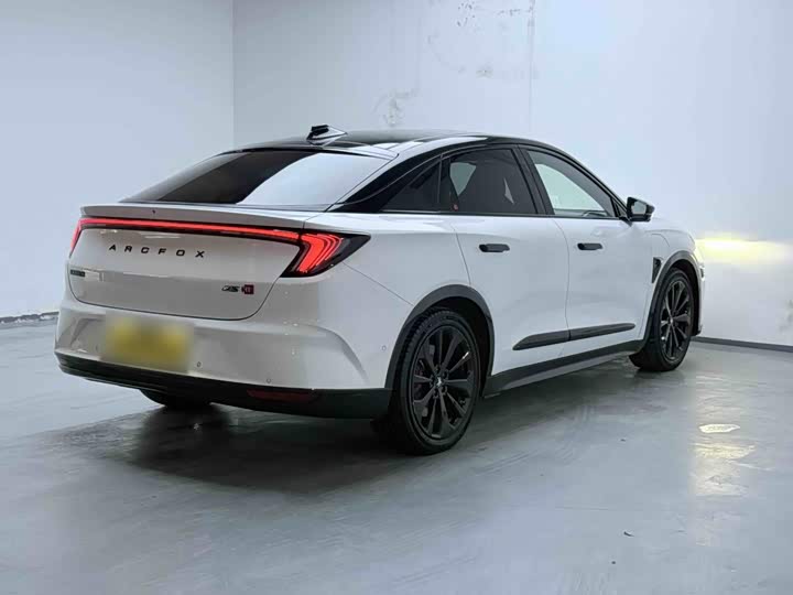 BAIC Arcfox Alpha S, 2023 — фото 7 из 9