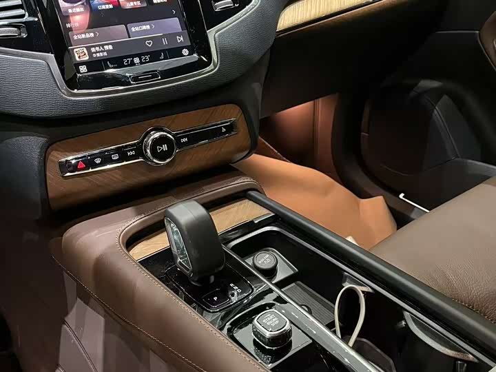 Volvo XC90, 2025 — фото 7 из 9