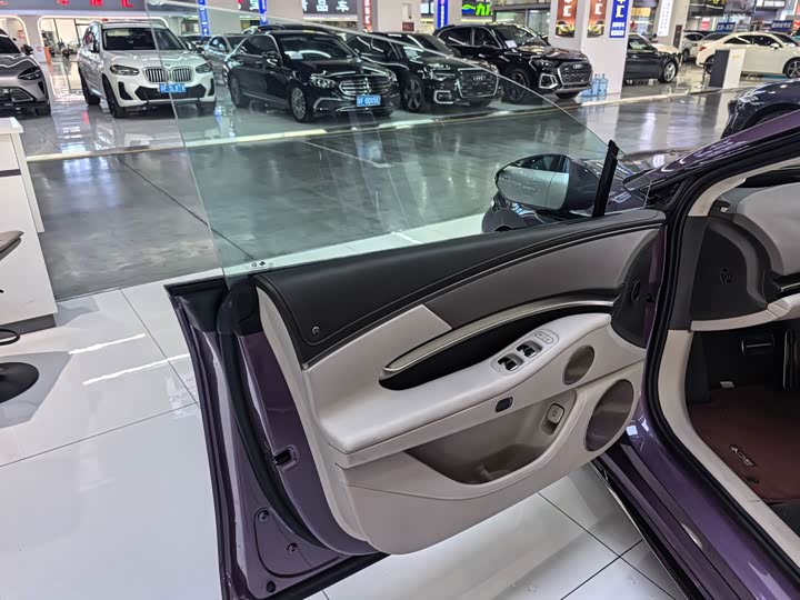 GAC Hyptec A8, 2026 — фото 7 из 9