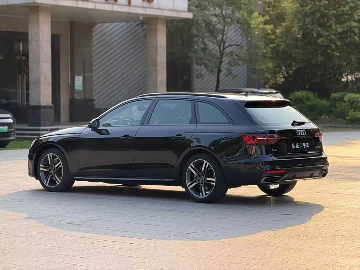 Audi A4, 2022 — фото 7 из 9
