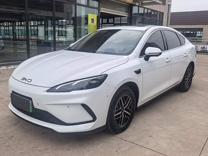 BYD Seal 05 DM-i Hybrid, 2024 — фото 2 из 9