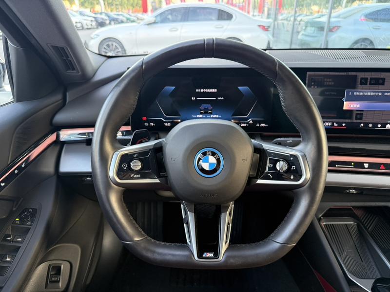 BMW i5, 2025 — фото 8 из 12