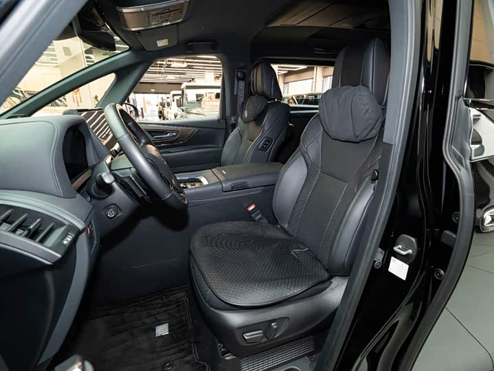 Toyota Vellfire, 2025 — фото 8 из 9