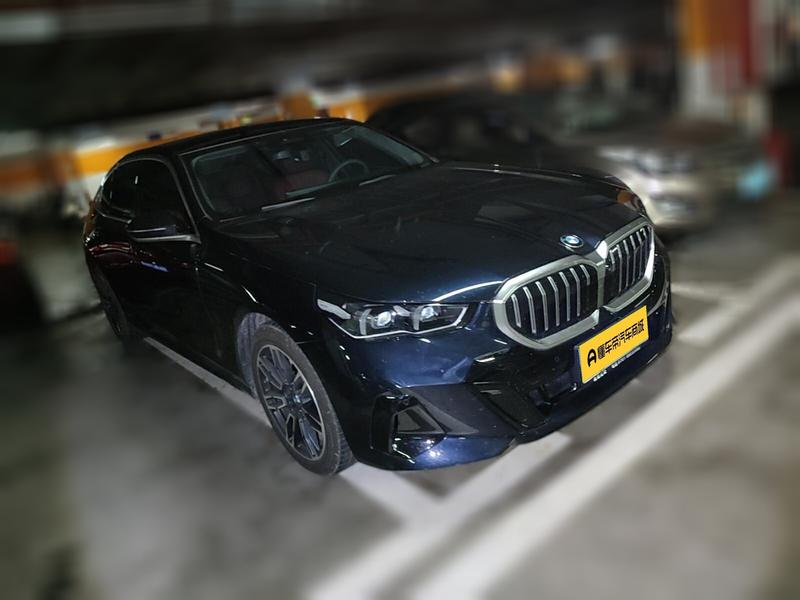 BMW 5 Series, 2025 — фото 3 из 12