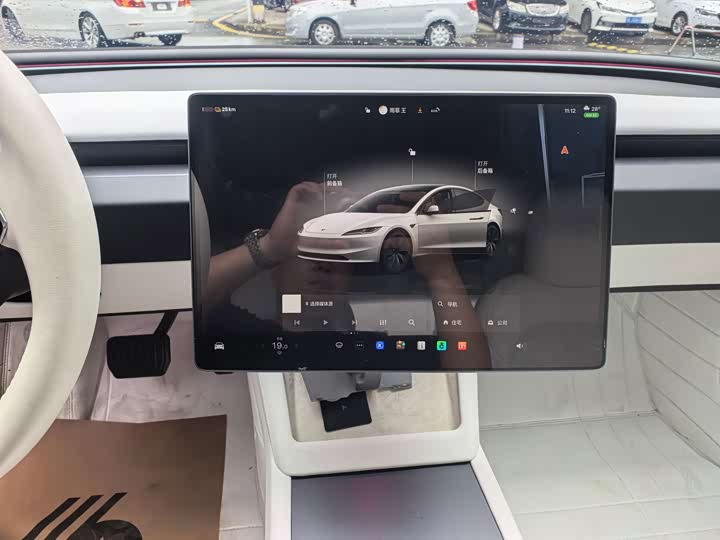 Tesla Model 3, 2024 — фото 9 из 9