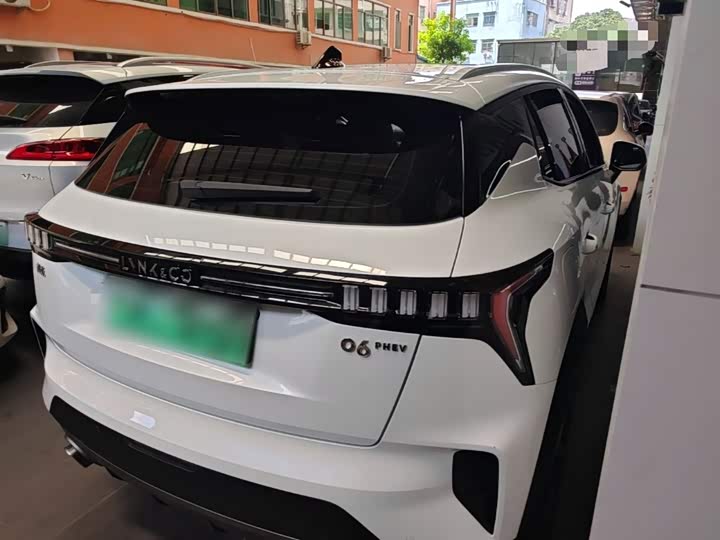 Lynk & Co 06 EM-P Hybrid, 2021 — фото 7 из 9