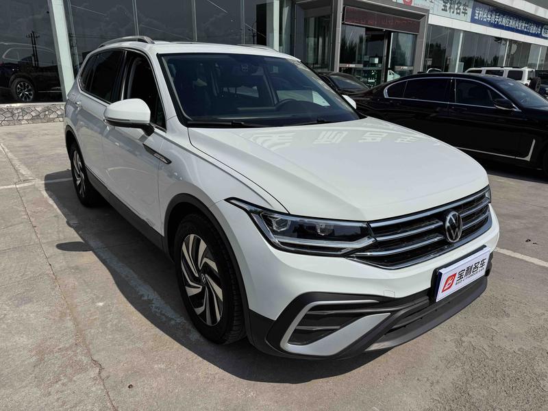 Volkswagen Tiguan L Pro, 2024 — фото 3 из 10