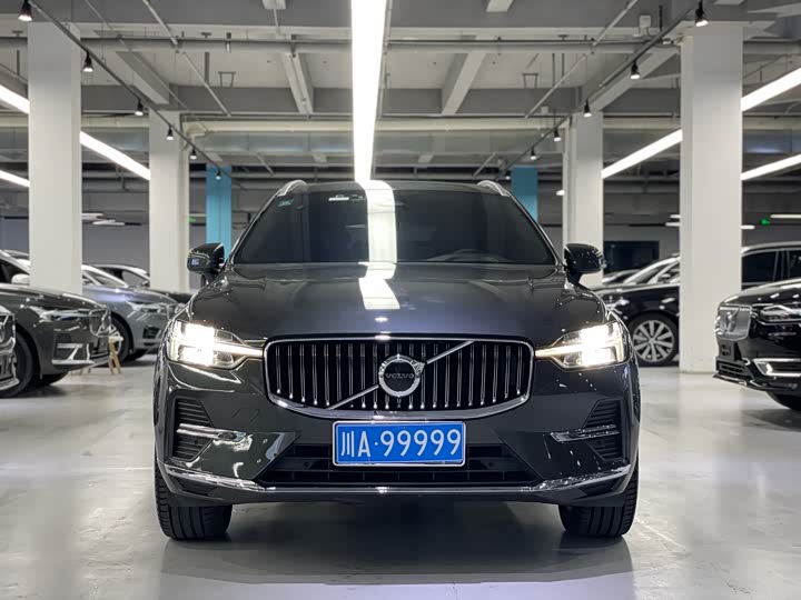 Volvo XC60, 2022 — фото 2 из 9
