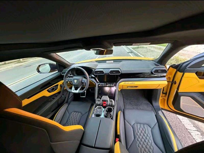 Lamborghini Urus, 2023 — фото 5 из 9