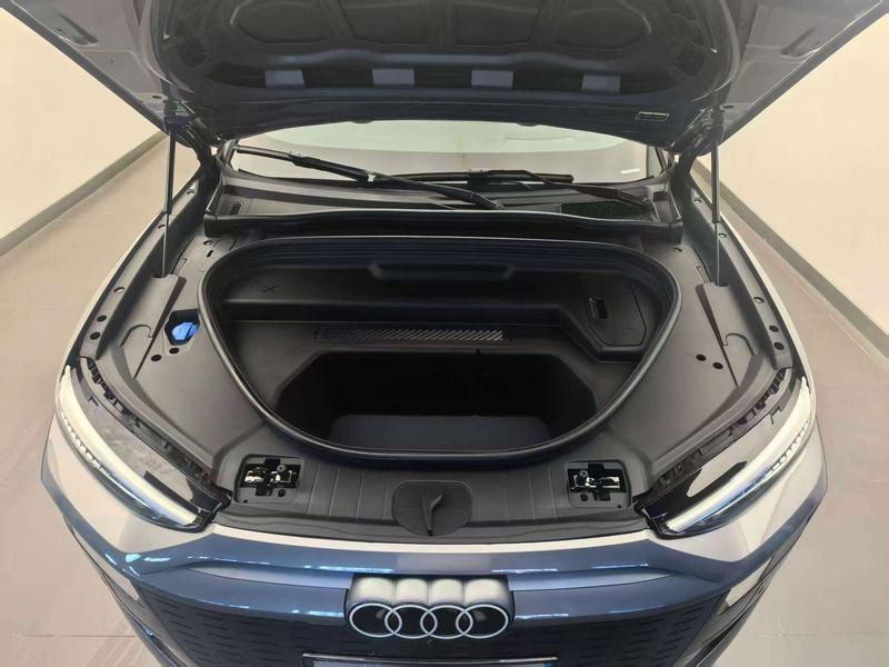 Audi Q6L e-tron, 2025 — фото 6 из 12