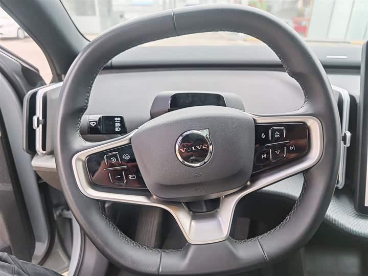 Volvo EX30, 2024 — фото 3 из 9