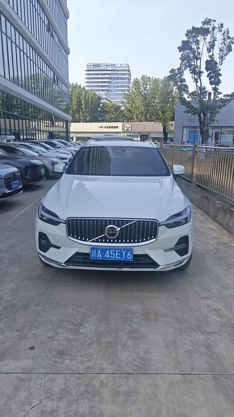 Volvo XC60, 2024 — фото 2 из 9