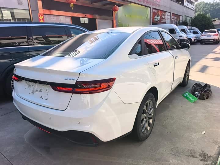 Geely Geometry A, 2023 — фото 7 из 9