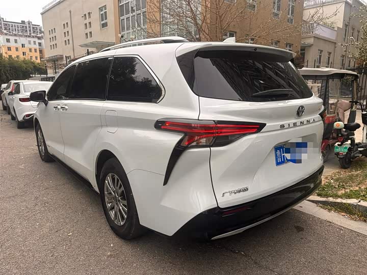 Toyota Sienna, 2021 — фото 4 из 9