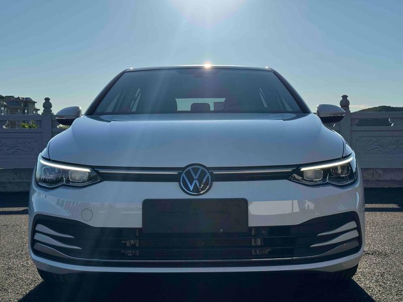 Volkswagen Golf, 2023 — фото 2 из 12