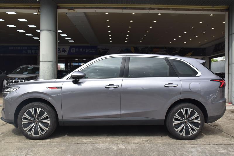 Hongqi HS6 Hybrid, 2025 — фото 4 из 12
