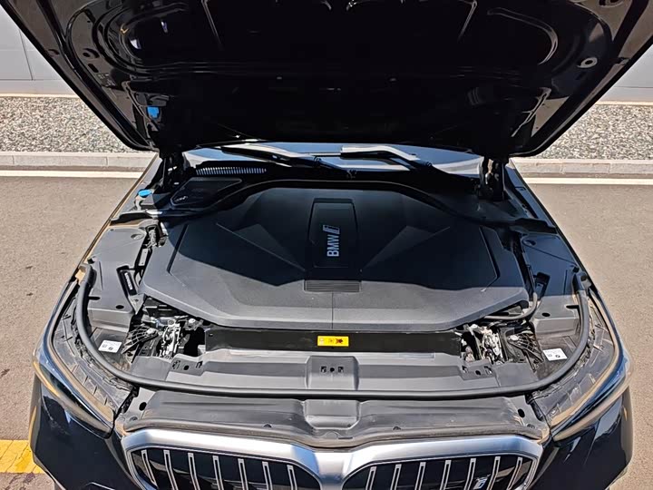 BMW i5, 2025 — фото 4 из 9
