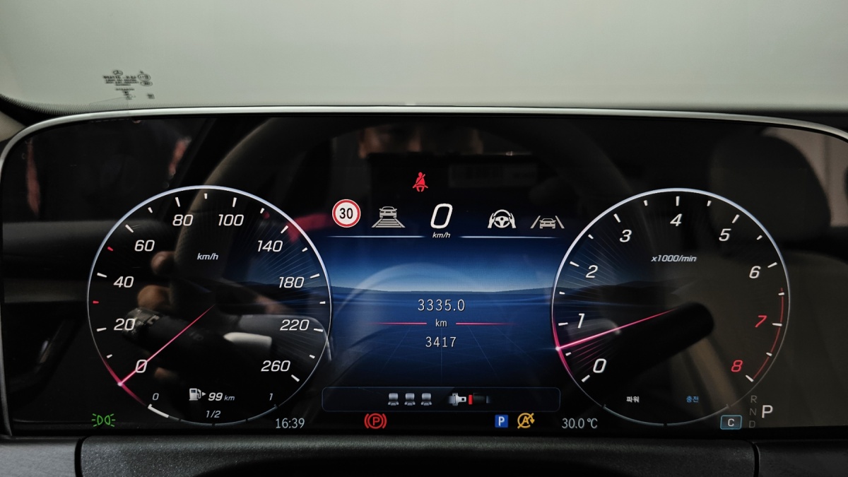 Mercedes-Benz E-Class, 2025 — фото 7 из 12