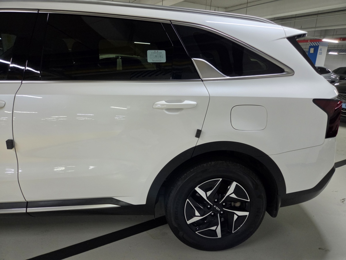 Kia Sorento, 2023 — фото 8 из 12