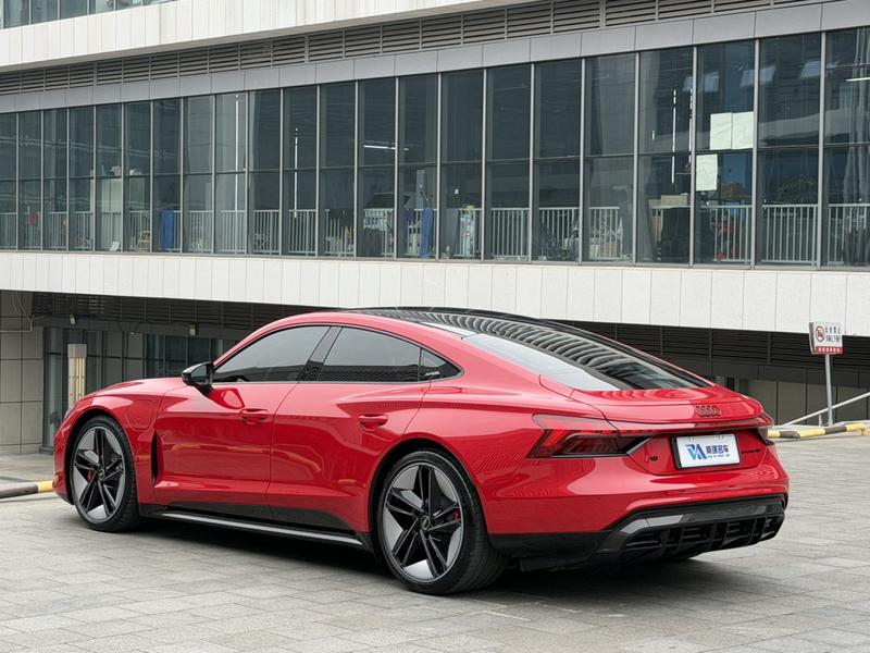 Audi RS e-tron GT, 2024 — фото 5 из 12