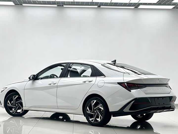 Hyundai Elantra N line, 2023 — фото 4 из 9
