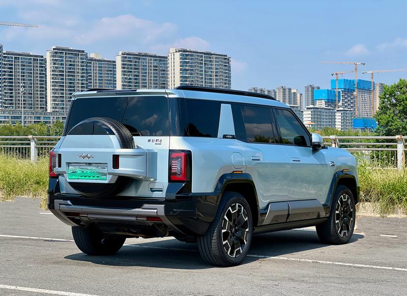 BYD FangChengBao Leopard 8, 2024 — фото 6 из 12