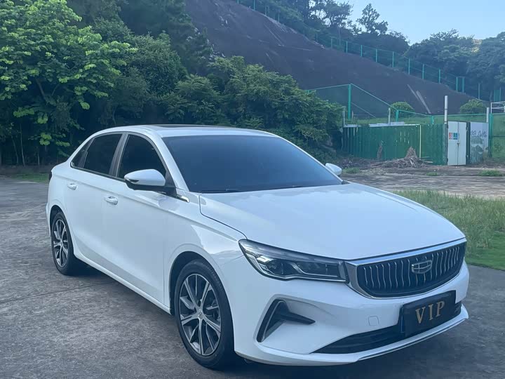 Geely Emgrand, 2023 — фото 3 из 9