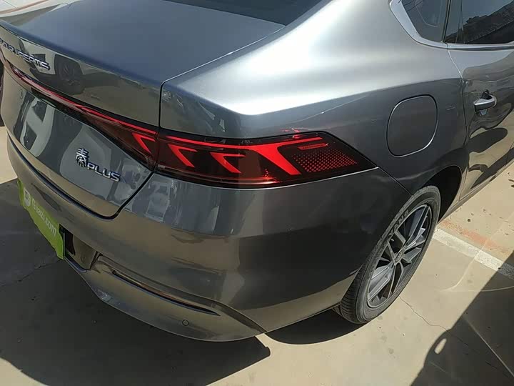 BYD Qin Plus, 2023 — фото 8 из 9