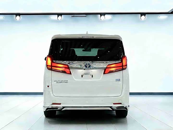 Toyota Alphard, 2022 — фото 5 из 9