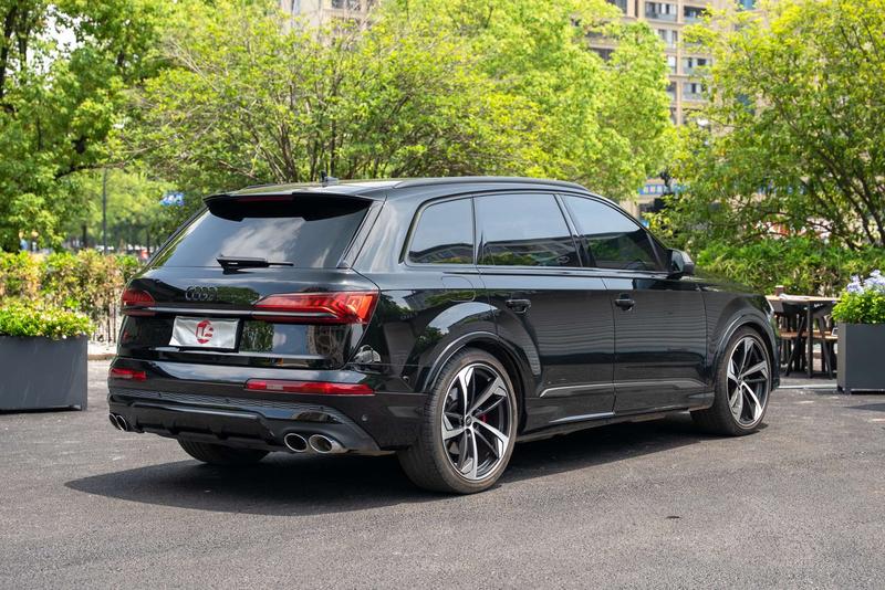 Audi SQ7, 2024 — фото 5 из 10