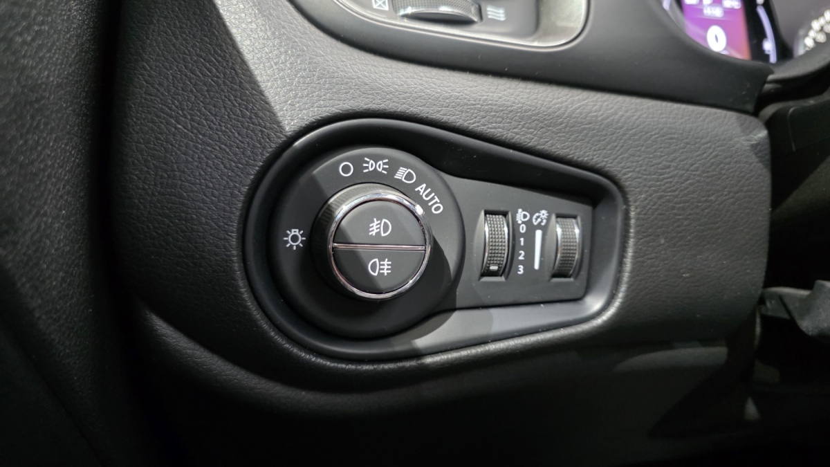 Jeep Renegade, 2022 — фото 11 из 12