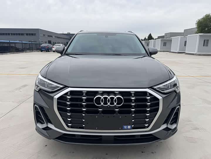 Audi Q3, 2023 — фото 2 из 9
