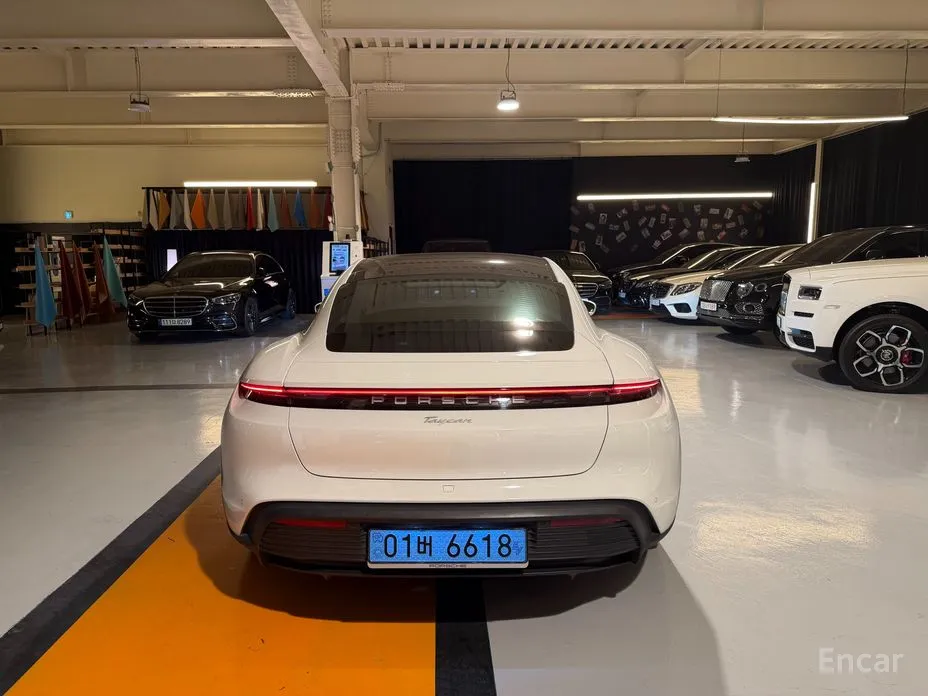 Porsche Taycan, 2023 — фото 6 из 12