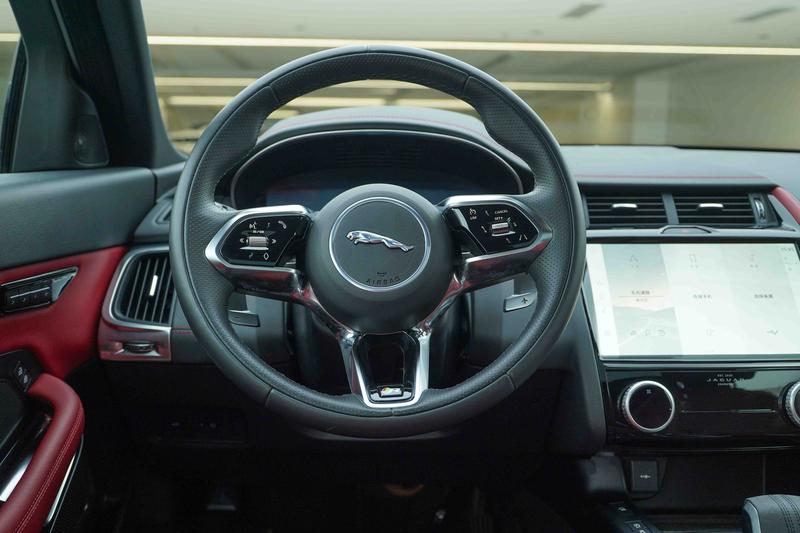 Jaguar E-Pace, 2023 — фото 10 из 12