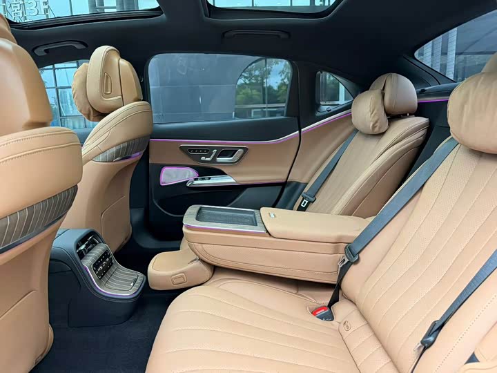Mercedes-Benz E-Class, 2025 — фото 6 из 9