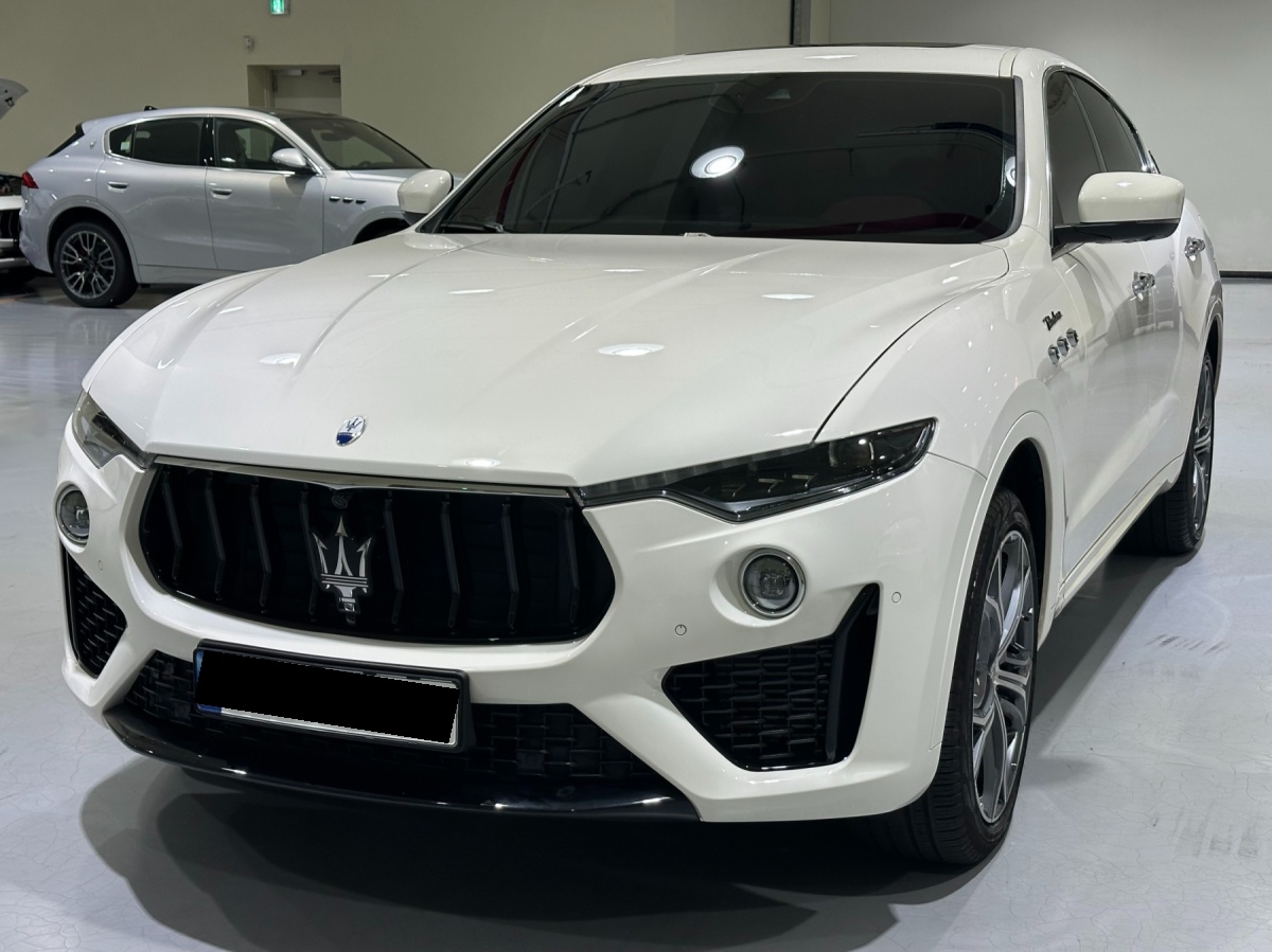 Maserati Levante, 2023 — купить в Кирове под ключ