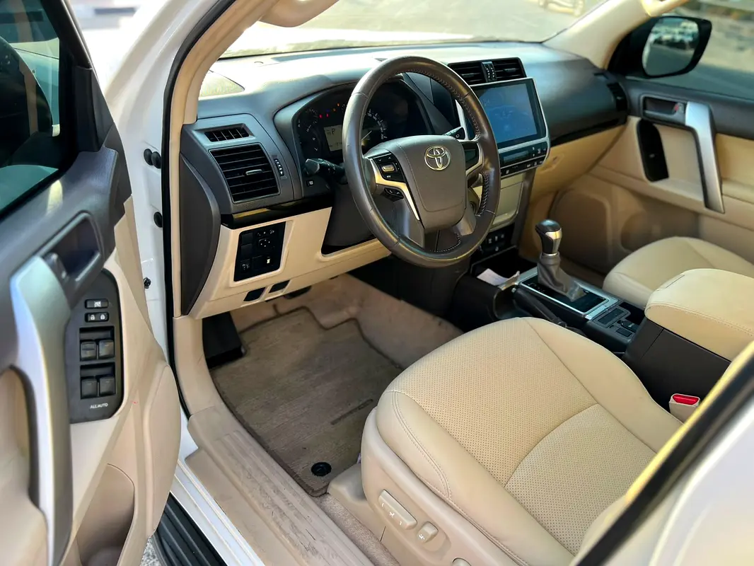 Toyota Prado, 2023 — фото 8 из 10