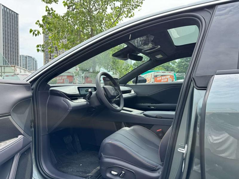 Toyota bZ7, 2026 — фото 10 из 12