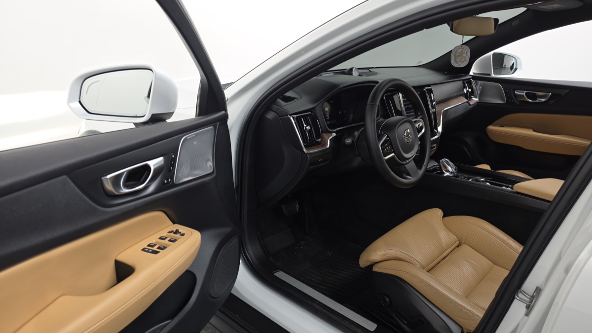 Volvo V60, 2024 — фото 9 из 12