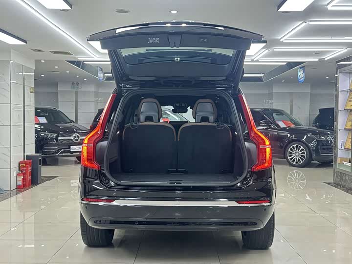 Volvo XC90, 2023 — фото 7 из 9
