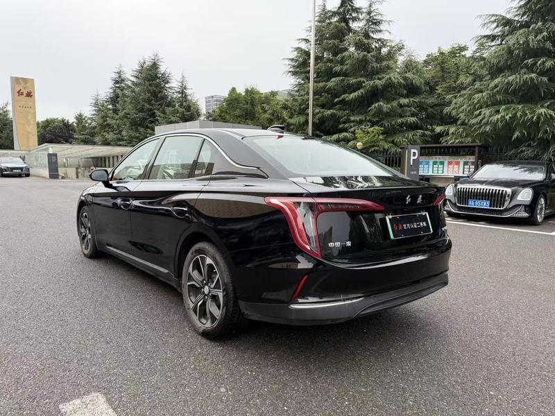 Hongqi E-QM5, 2024 — фото 4 из 9