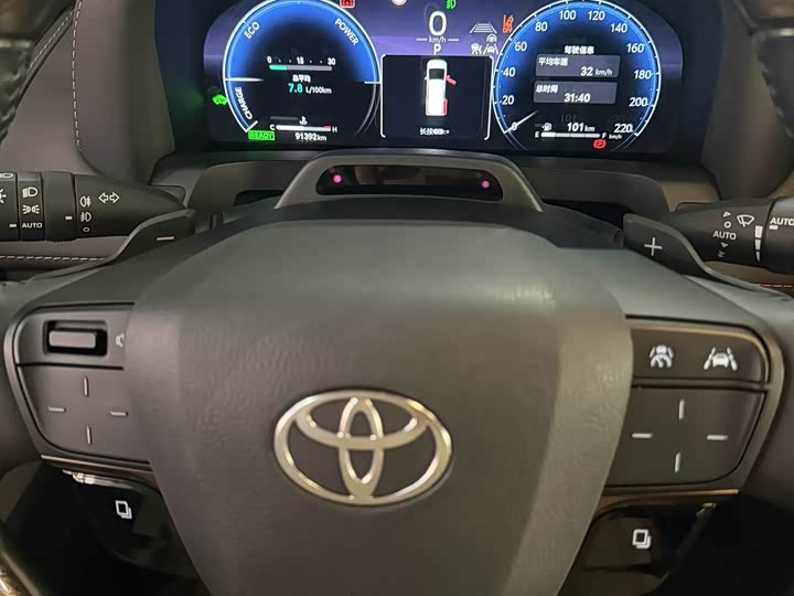 Toyota Alphard, 2023 — фото 4 из 9