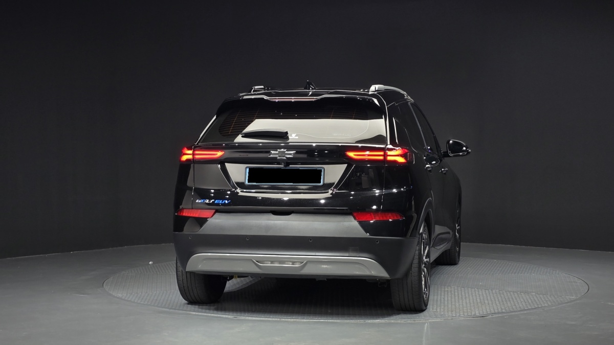 Chevrolet Bolt EUV, 2023 — фото 4 из 12