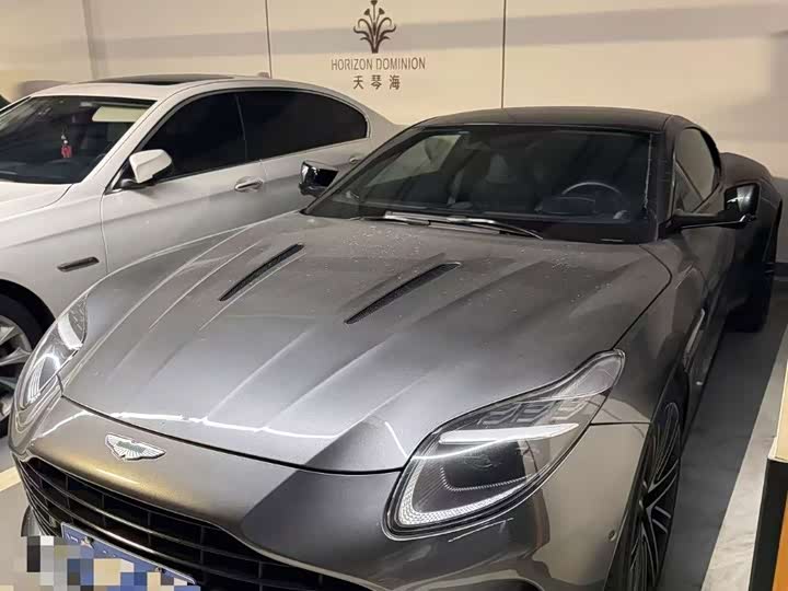 Aston Martin DB12, 2024 — фото 2 из 5