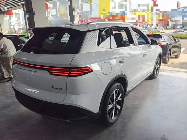 BYD Song Pro Hybrid, 2024 — фото 7 из 9