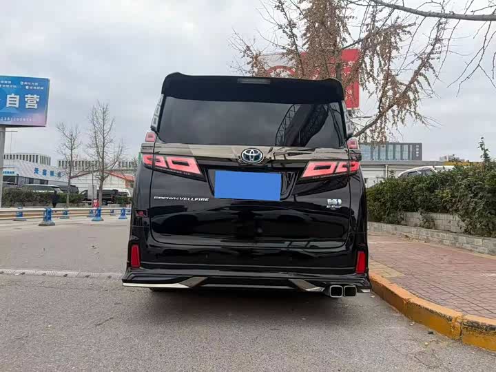 Toyota Vellfire, 2023 — фото 6 из 12