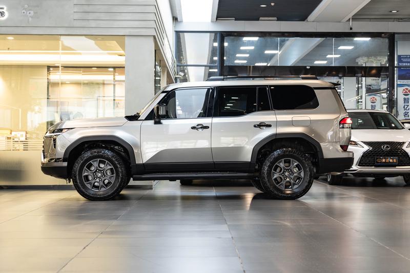 Lexus GX, 2025 — фото 3 из 12